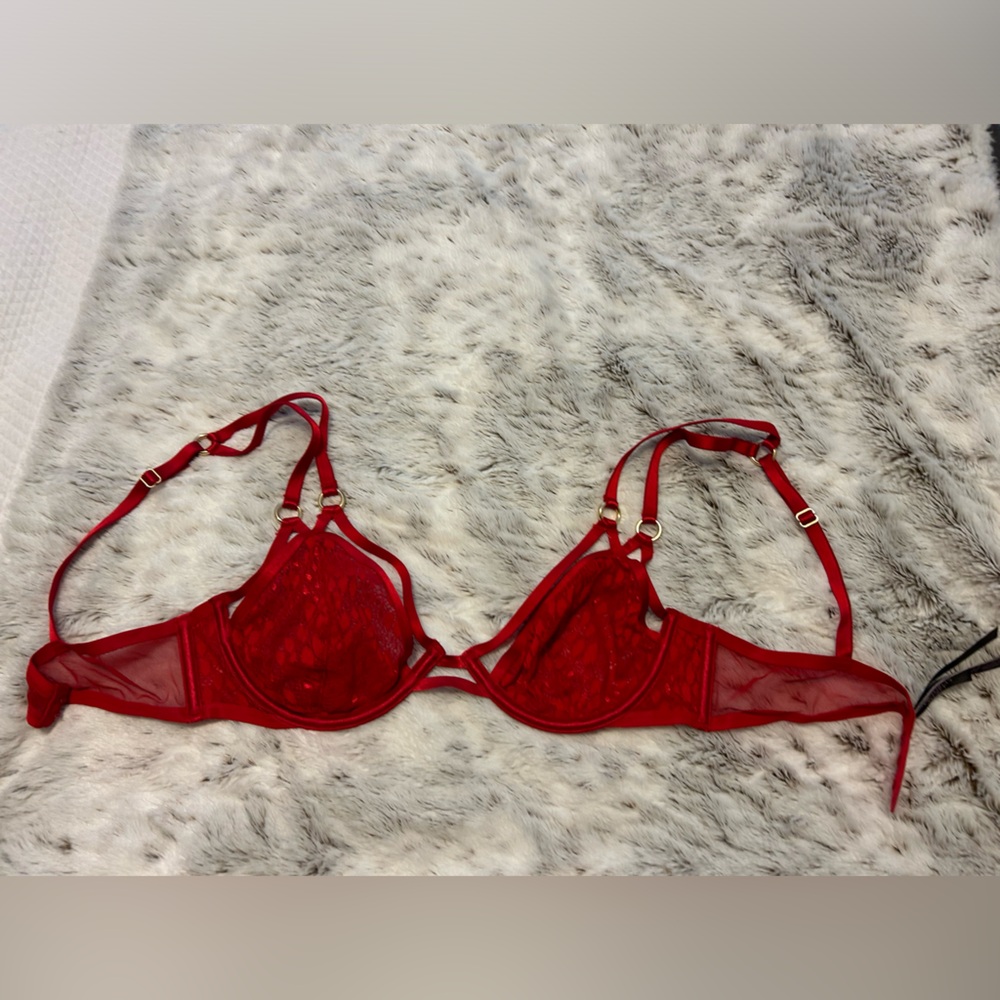 Victoria’s Secret bra - Picture 2 of 7